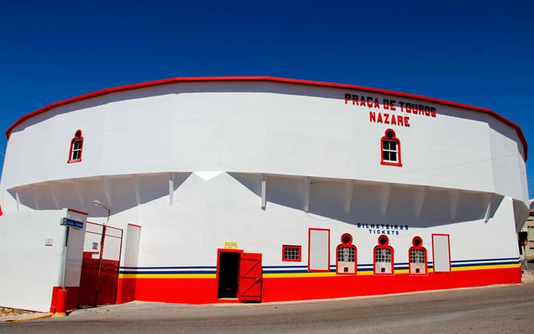 Frontal de la Plaza de Nazaré